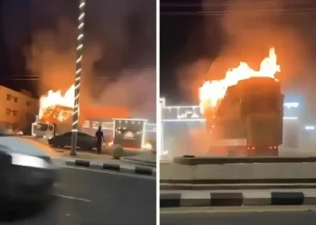 Truck caught fire at petrol pump