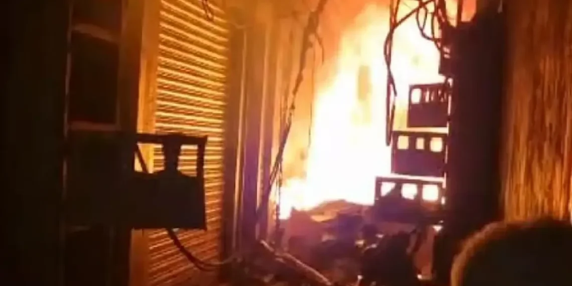 ബംഗളൂരുവിലെ നാഗര്‍ത്ത്‌പേട്ടില്‍ കെട്ടിടത്തില്‍ തീപിടിത്തം; അഞ്ചുപേര്‍ക്ക് ദാരുണാന്ത്യം