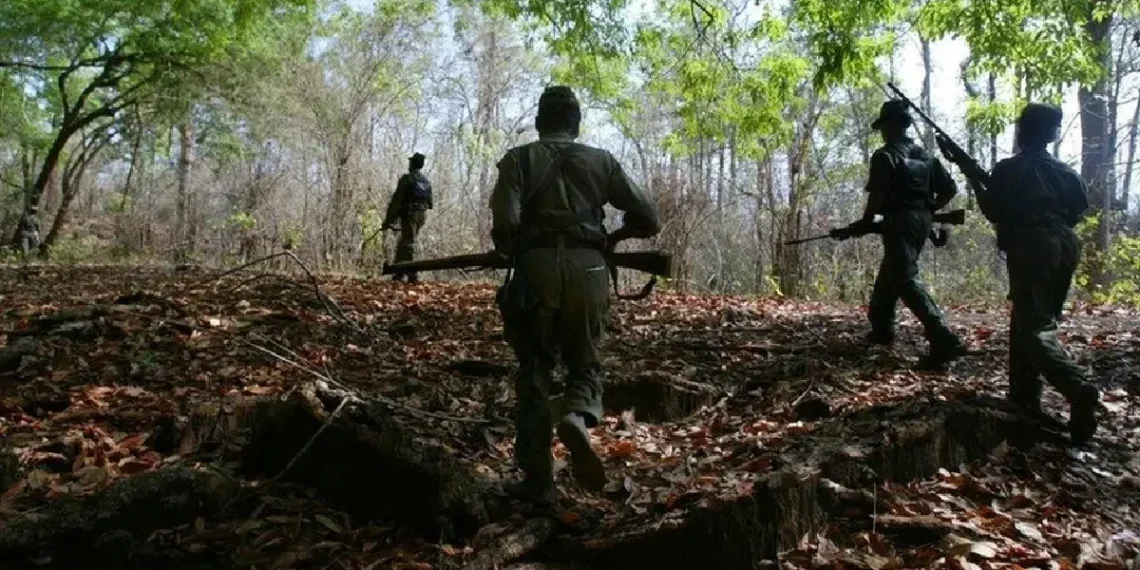 ഛത്തീസ്ഗഡിൽ നക്സലുകൾ സ്ഥാപിച്ച മാരക ബോംബ് പൊട്ടിത്തെറിച്ചു സൈനികന് വീരമൃത്യു, മൂന്നു പേർക്ക് പരിക്ക്